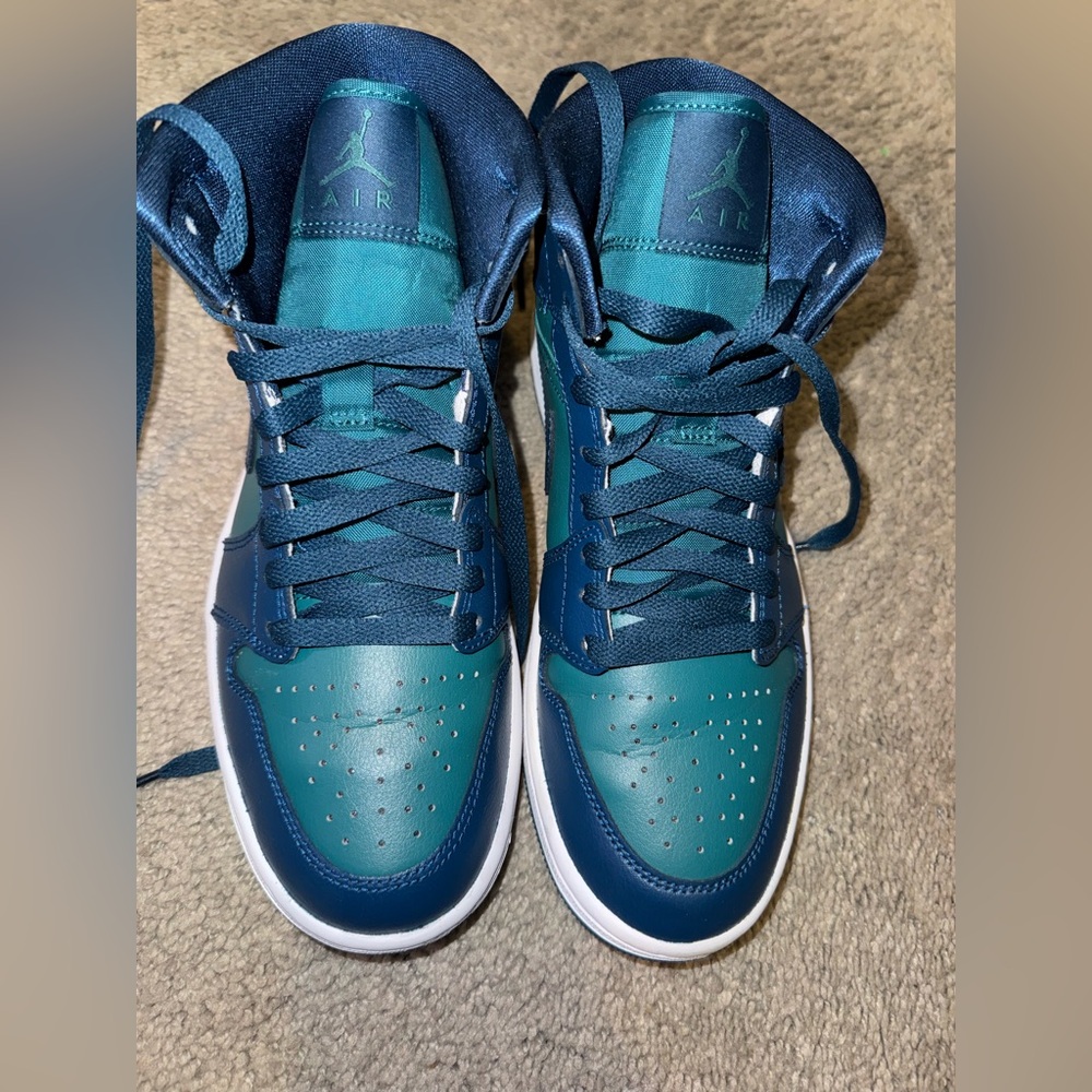 Nike Teal and Navy Sneakers